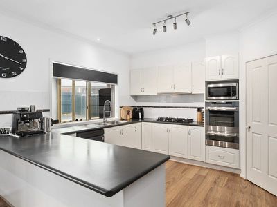 4 Palagia Court, Somerville