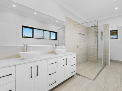 3 Broadway Court, Deebing Heights