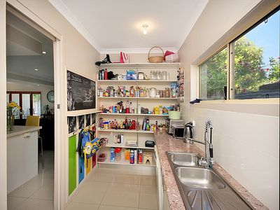 10 Holdsworth Road, North Ipswich
