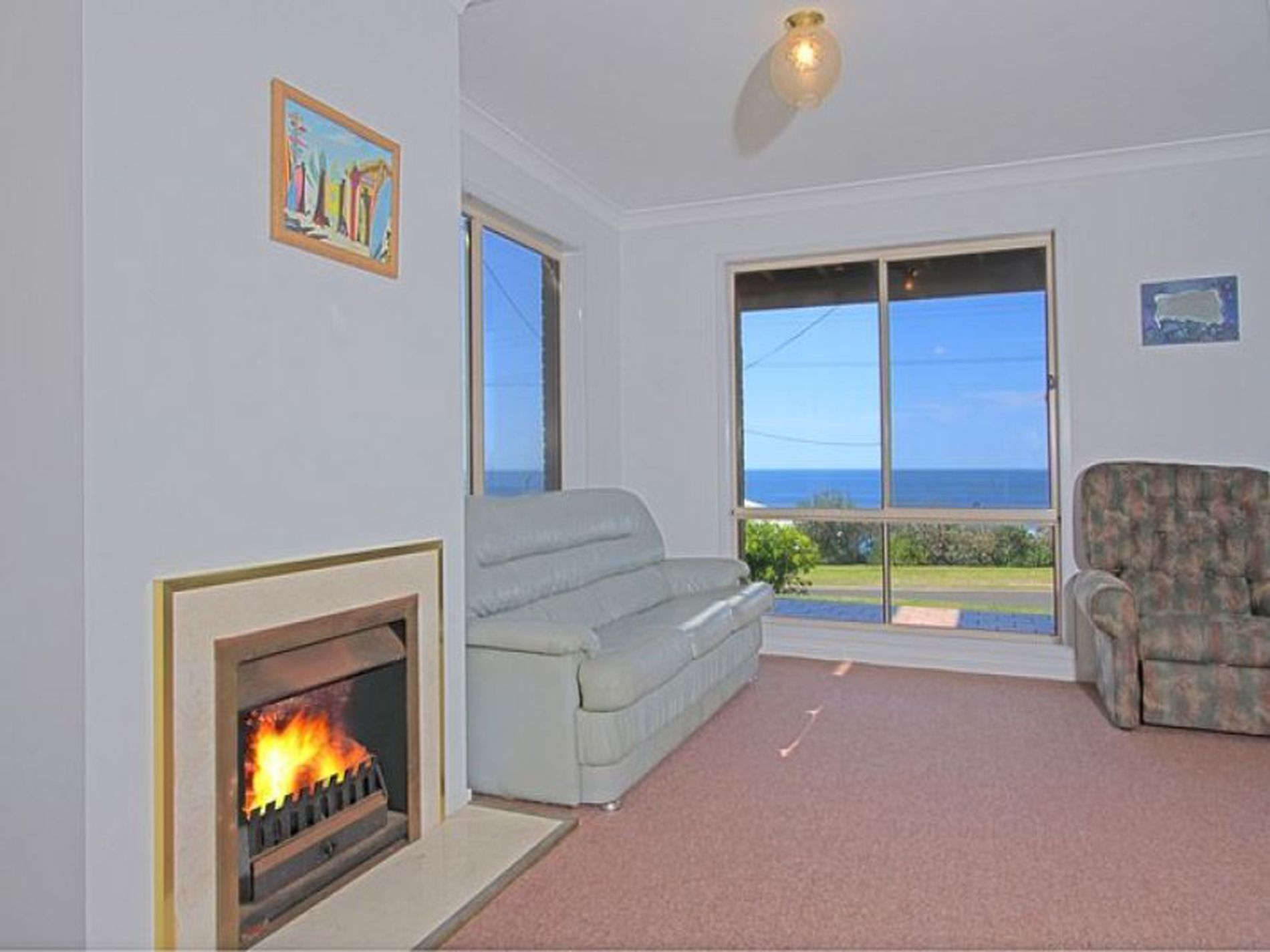 137 Mitchell Parade, Mollymook