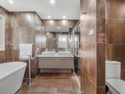 66 Pioneer Drive, Carnes Hill