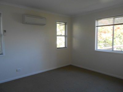 4 / 16 Green Street, Booval