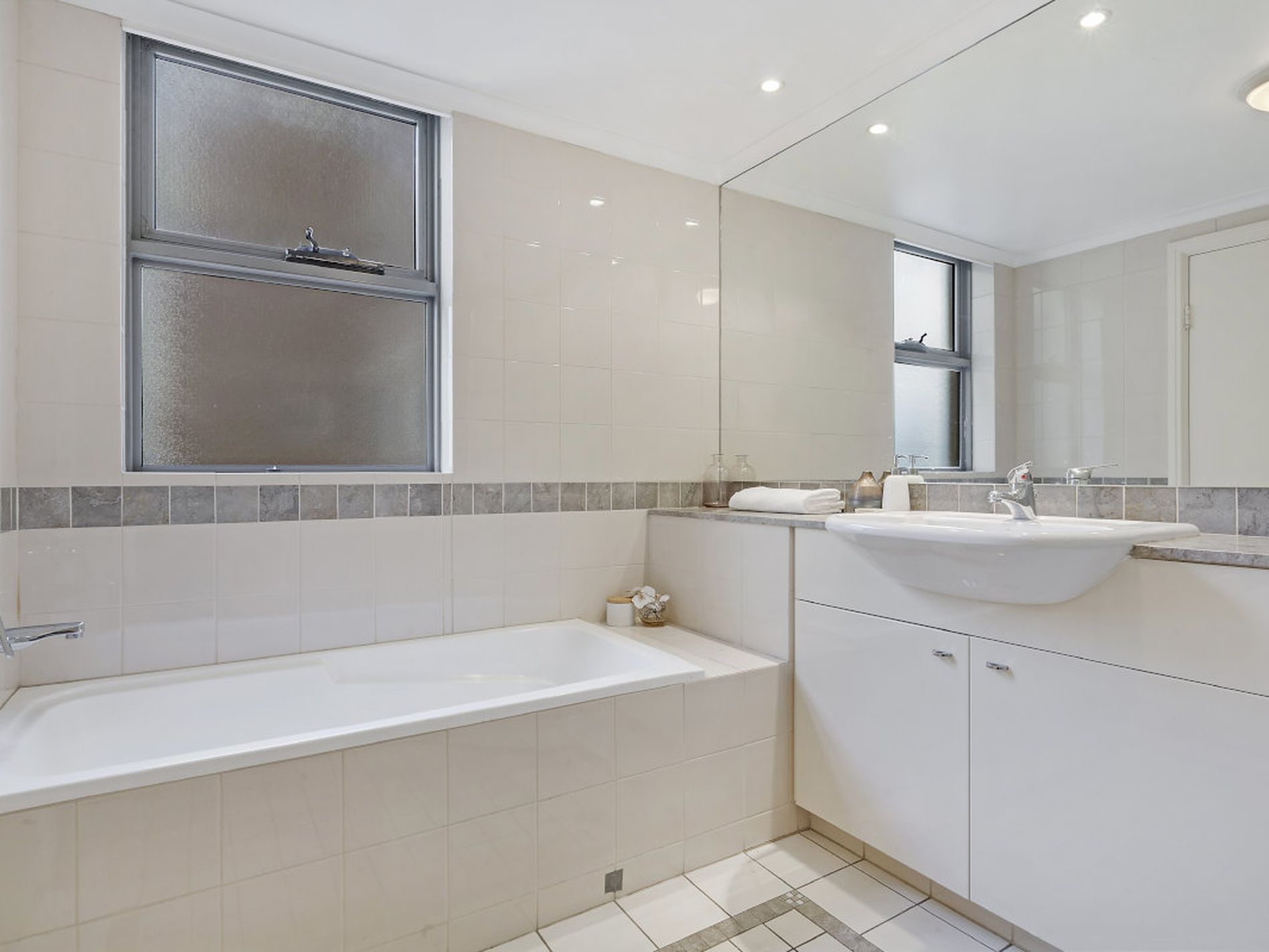 1307 / 281 Elizabeth Street, Sydney