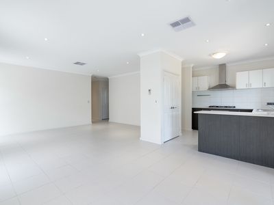 13 Coniston Bend, Waikiki