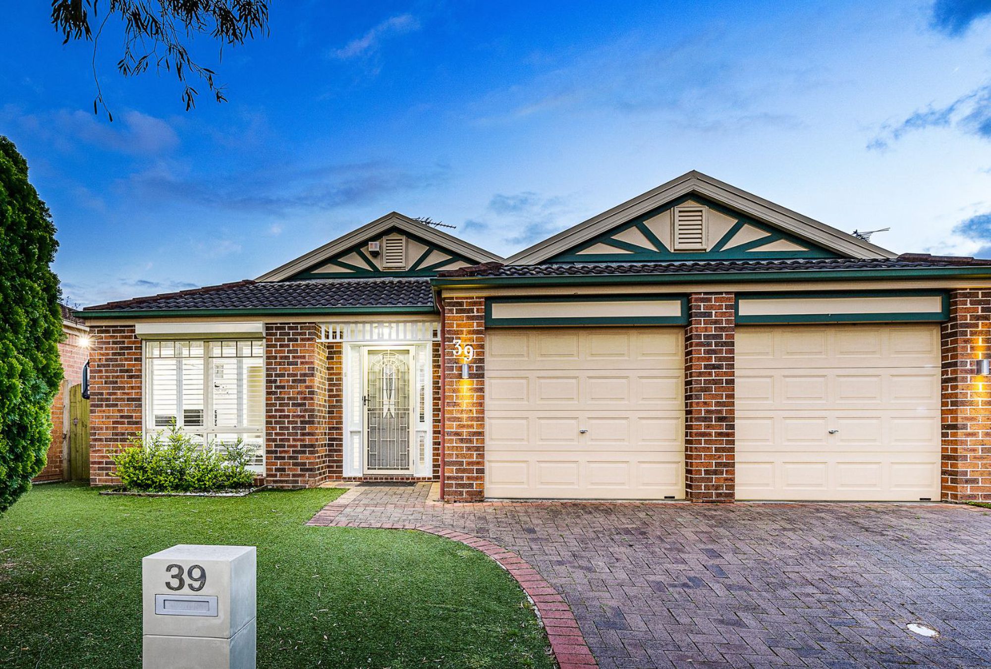 39 Canyon Drive, Stanhope Gardens