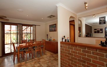 34 Fleetwood Drive, Narre Warren