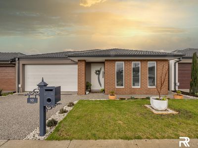 10 Darmain Drive, Greenvale