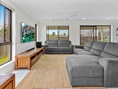 183 Dixon Drive, Coomera