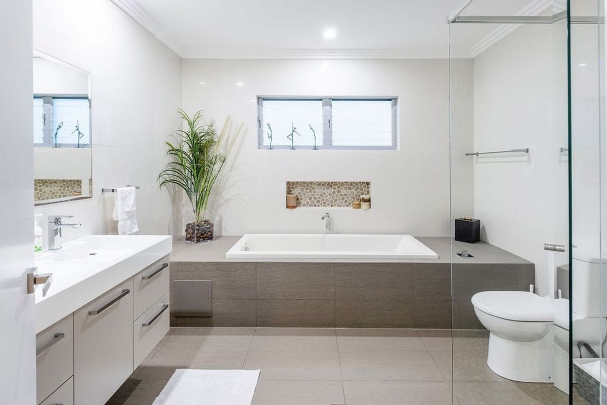 18 Onshore Place, Helensvale