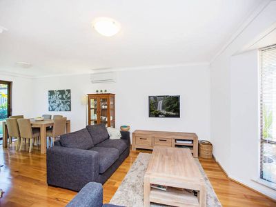 2 / 5B Fourth Avenue, Applecross