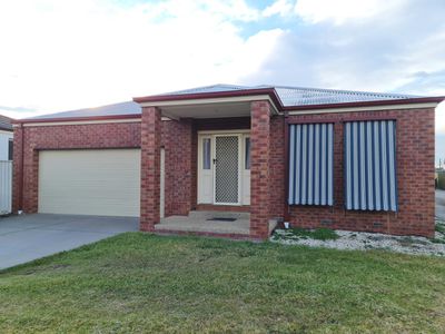 1 / 17 Dampier Avenue, Shepparton