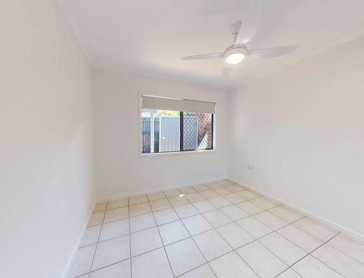 Refurbished and Close to Town in Tewantin image 7