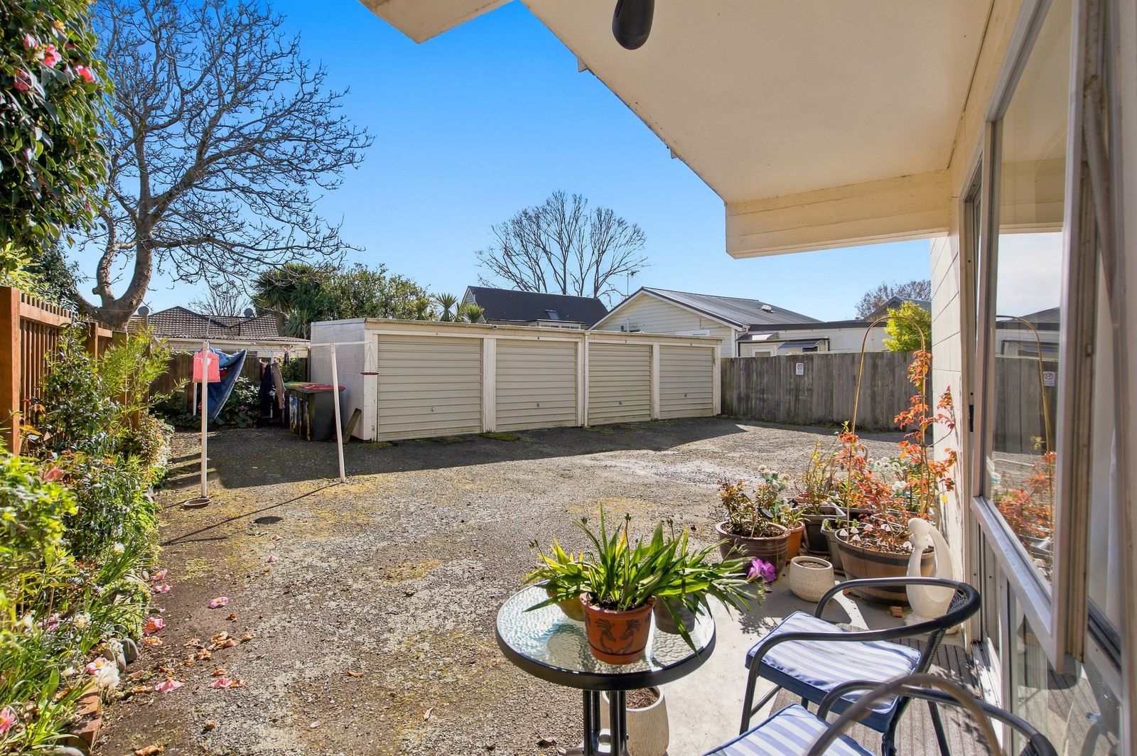 4 / 137 Chester Street East