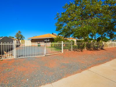 4 Yanderra Crescent, South Hedland