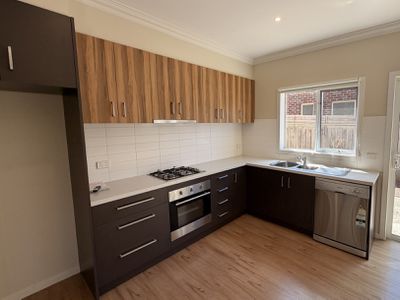 2 / 7 Trewheela Avenue, Manifold Heights