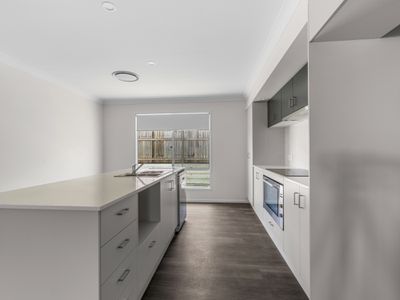 34 COOPER DRIVE, Collingwood Park