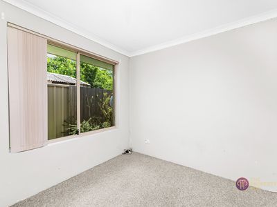 2 / 32 Barnsley Street, Queens Park