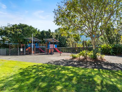 522 / 66 SICKLE AVENUE, Hope Island