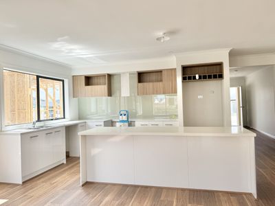 4 Akroydon Street, Werribee