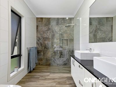 29 Senor Avenue, Urangan
