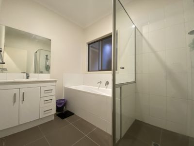 31 Mantello Drive, Werribee