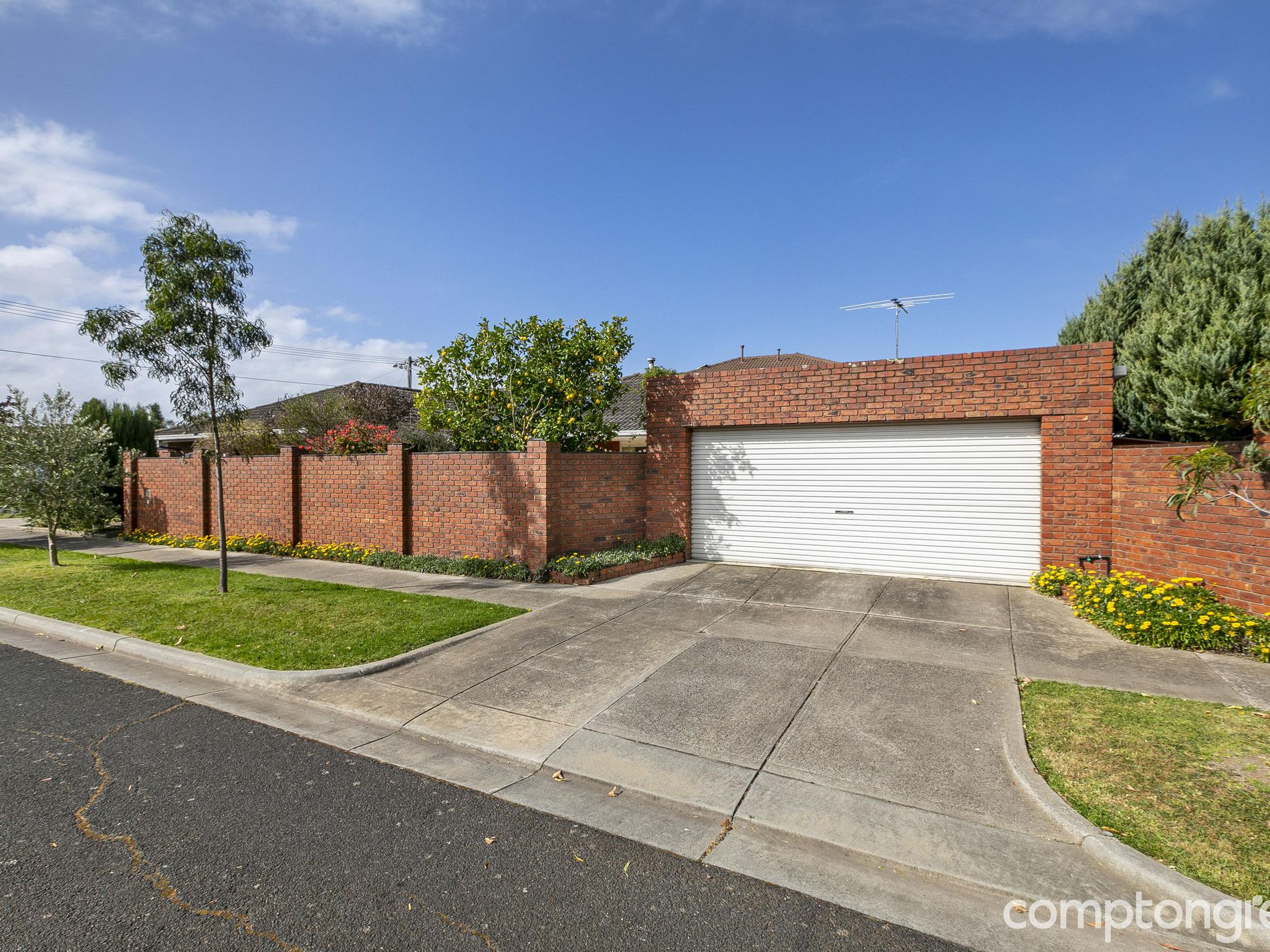 17 Rebecca Crescent, Altona Meadows