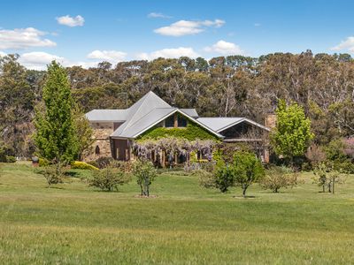 61 Waterfalls Road, Mount Macedon