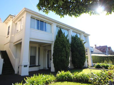 2 / 272 Latrobe Terrace, Newtown