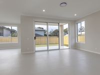 37 Prahan Crescent, Parkinson