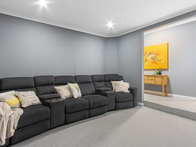 64 Hillhouse Way, Piara Waters
