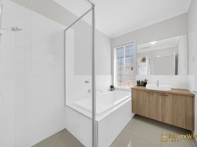 6 Milecastle Street, Tarneit