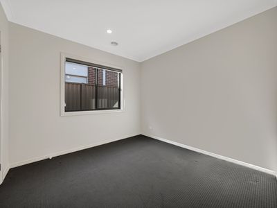 9 Larneuk Drive, Cobblebank