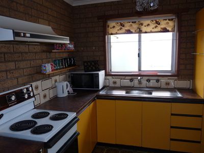 1 / 8 Robinson Street, Horsham