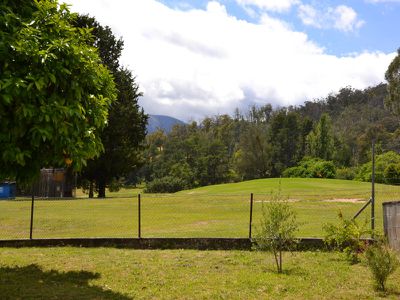6 Mountain Avenue, Mount Beauty