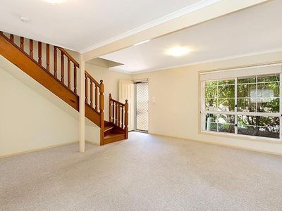 15 / 35 Dennis Road, Springwood