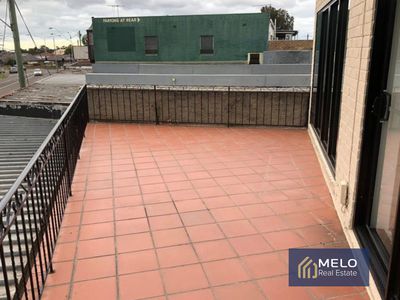 2 / 21B Military Road, Avondale Heights