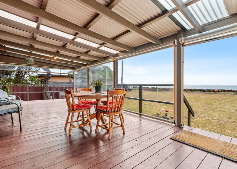 17 Beach Road, Portland