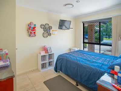 54 Silvereye Circuit, Gilston