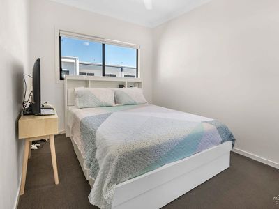 9 / 1 MERVYN THOMAS DRIVE, Hope Island