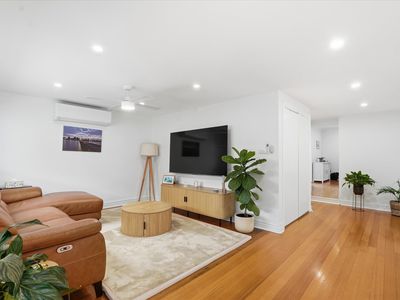 67 GRIEVE PARADE, Altona
