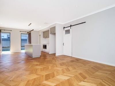 13 Denmark Loop, South Guildford