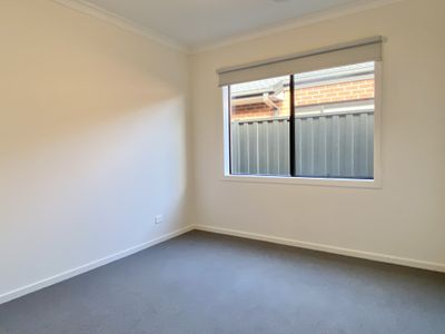 16 Gelantipy Drive, Truganina