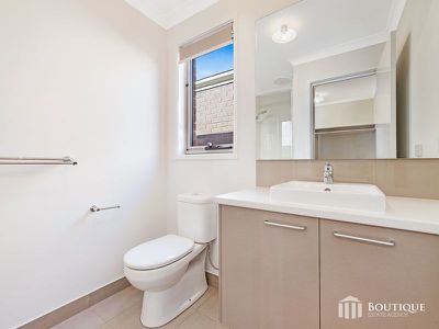 35 Sandy Road, Officer