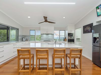 1 Seaview Court, Castle Hill