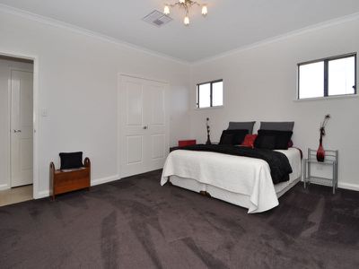 2 Pirring Way, Hannans