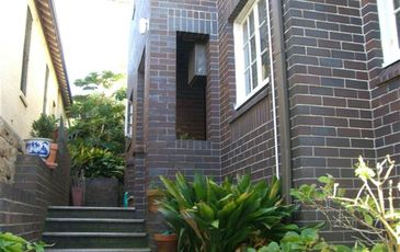 1 / 8 Moore Street, Coogee
