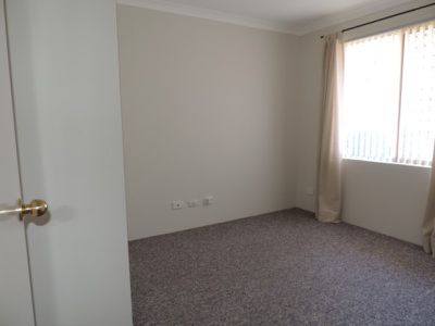 B / 8 Flora Gardens, Alexander Heights