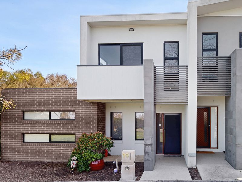 19 Flemington Rise, Officer