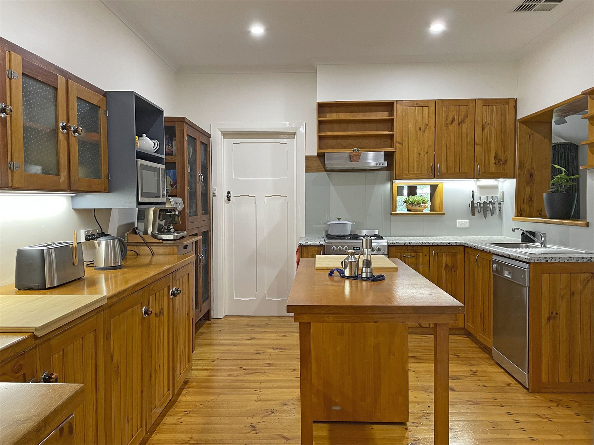 1 Wheaton Road, Plympton