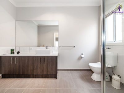 5 Leadbeater Street, Point Cook